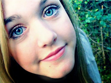 Let's take a moment to appreciate how beautiful Lottie is...now let's all have a cry fest because we know were never going to look like that.