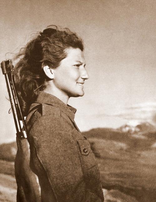 gunsandposes:World War II partisan.