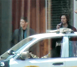 iatesomesulphurforlunch:  Jensen dancing on set (x) 