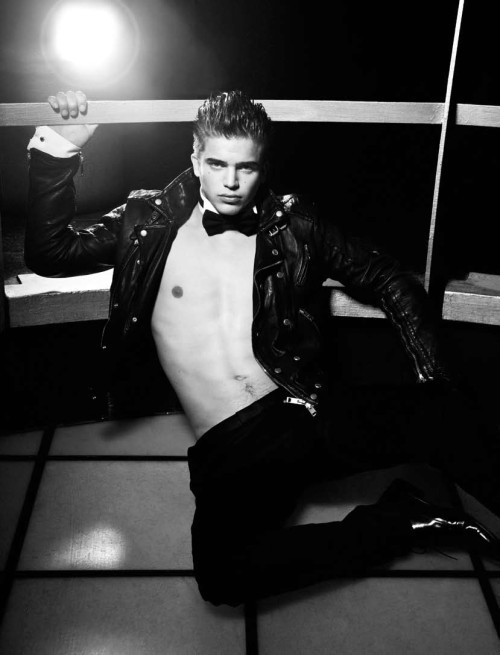 runningwiththedemon:  River Viiperi 