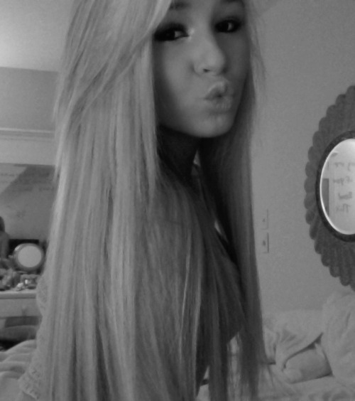 hipstur-bunnies:  im not the kind of hipster blog that gets anons or voted for in botw polls. I don’t get into every network and im not famous by any means. but i will talk to you, i will reblog your pictures, and i will treat you like the amazing person