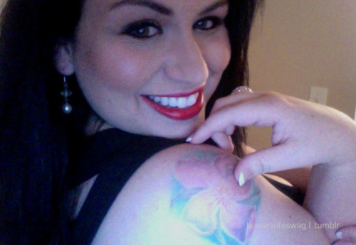 housewifeswag:  aww my 10K photo set ^_^  adult photos