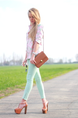 what-do-i-wear:  ZARA mint pants, JESSICA SIMPSON heels, ROMWE bag, MANGO shirt, FOREVER 21 necklace, rings (image: cablook)