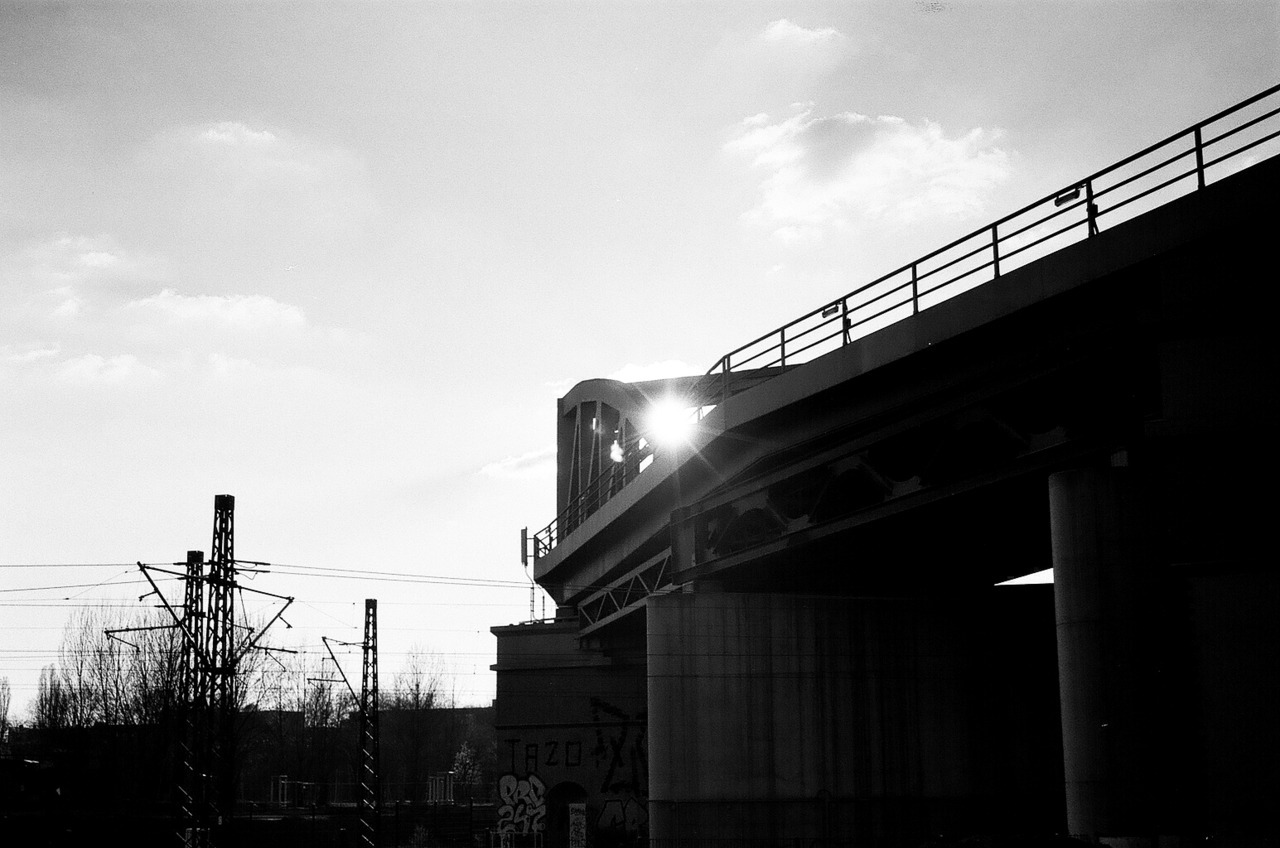roybusch-photography:  Analogue Series Taken With Canon EOS 50e and Ilford HP5 400 35 mm