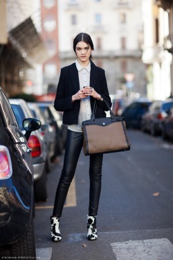 what-do-i-wear:  Isabella Melo, Model off duty (image: stockholmstreetstyle)  