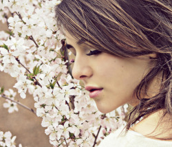 whitewphotography:  catherine http://whitewphotography.tumblr.com/  omg, this is stunning O.O