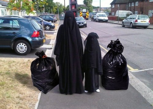 bonsjoard:  black 