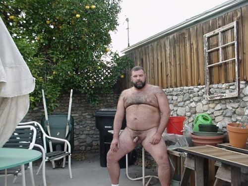 fhabhotdamncobs: countrybears174: txjeminem: bigtruckbehr: Yum Bearfection I’ve always thought he