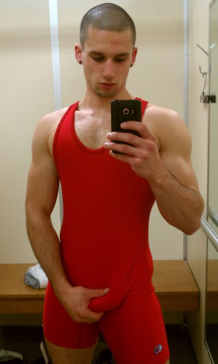 kinkyandy:  Sexy stud 