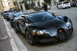 auerr:  Bugatti Veyron x3 