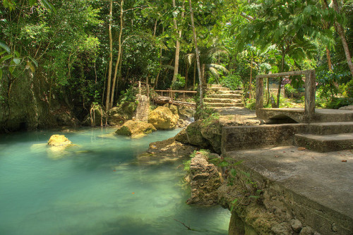 Path to Kawasan Falls, Cebu, Philippines (by Greg Samborski).