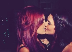 lipsticklesbians.tumblr.com post 21295506361