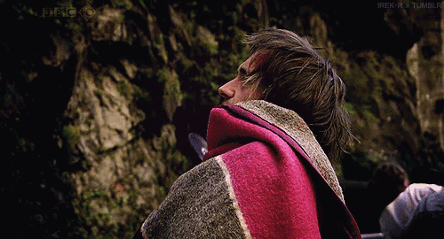 englandsdreaming:#the most adorable thing i’ve seen this week: #richard hammond #in a blanketOH MY G