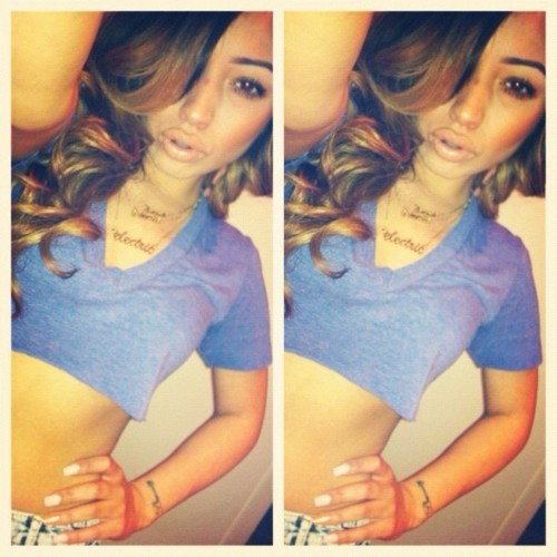 shesbombb:  http://shesbombb.lolspots.com/