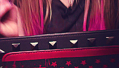 lavignefied-blog:  What’s in Avril’s bag. 