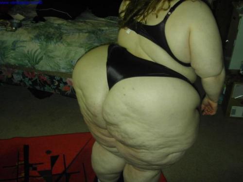 ssbbw-bbw:  Model: Vanilla Pear SSBBW :) adult photos