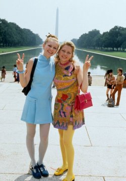theyroaredvintage:  Michelle Williams and Kirsten Dunst in vintage for 1999’s “Dick”. So cute. 