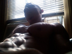 everyday-muscle:  Even resting, his abs are amazing on Flickr.