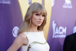 Taylor Swift - ACM Awards. ♥  Beautiful. ♥