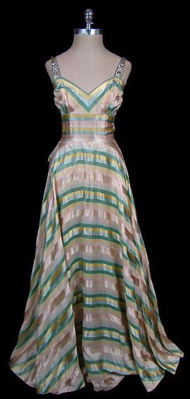 omgthatdress:
“ Dress
1940s
The Frock
”