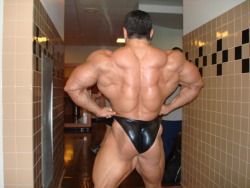 Proudbulge:  Daddylovestofuk:  Gustavo Badell Only Enters The Showers With His Muscle