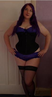 revolutionary-cell:  fuckyeahchubbygirls:Oh, how I love corsets! I’m 18, 5’11, 240lbs.Anyhoo - I only very recently found out about this whole chubby-positive community, and it’s made me feel so much better about life and the way people see me and
