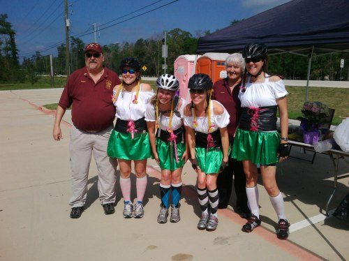 duh-zees-photo:  frauleins in Tomball Texas