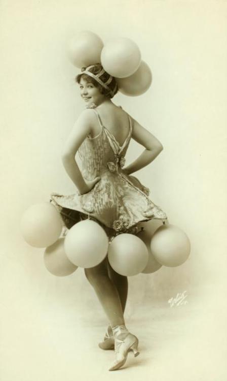 mammamariah:Helen Barnes / photograph by White Studio.  [Ziegfeld midnight frolic.]([between 1912 an
