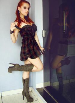 getyourkinkon:  Redhead, yum!  The world