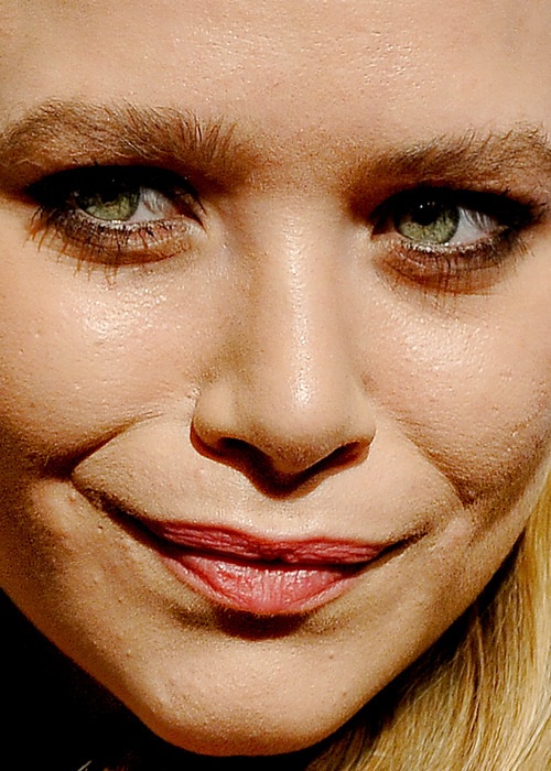 mdnabutbornthatway:  humanoid-hooker:  mintblondie:  imindahovlane:  nighth4wk:  ashley-mcloughlin:  Proof celebrities suffer from the same flaws as us. Spots, wrinkles, scars, awkward facial hair. Don’t aspire to be perfect, because there is no such