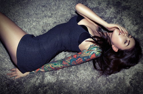 Sex hotchickswithtattooz:  Hot Chicks With Tattoos pictures