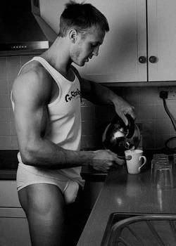 cub2love:  kriszensufi:  thadsthoughts:  His cup runneth over.  good morning  Coffee time 