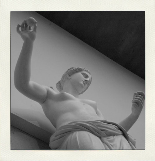 dotroom:  Roman statue 