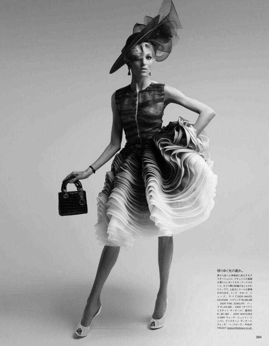 inspirationgallery:  Couture To Adore. Anja Rubik by Patrick Demarchelier for Vogue