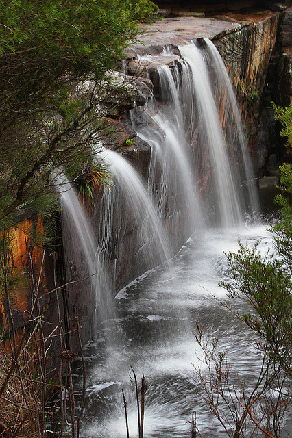 Wattamolla Waterfall in Royal National Park, Australia (by dumbat).