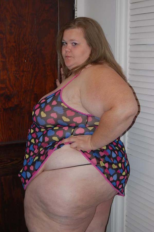 ssbbw-bbw:  Model: Sweet Caroline SSBBW :)