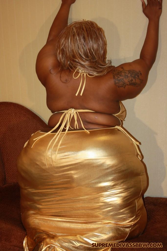 ssbbw-bbw:  Model: Supreme Diva SSBBW :)