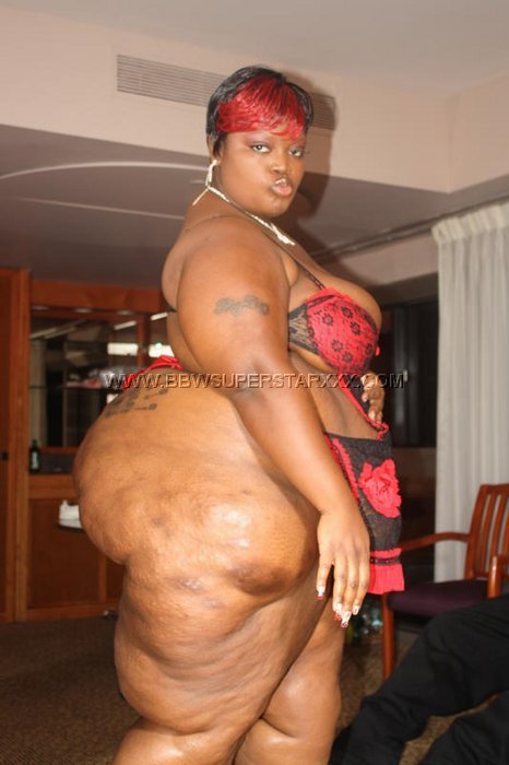 ssbbw-bbw:  Model: Big Lizz SSBBW :)