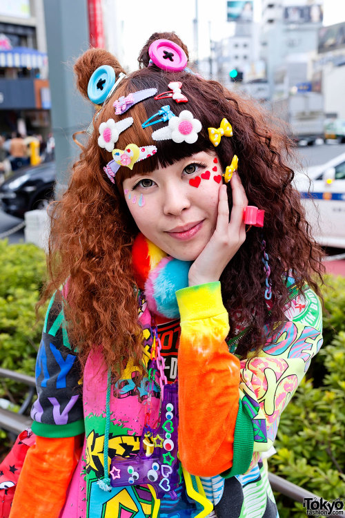 deadlybite: Harajuku Rainbow Decora Color Explosion Girls (Source: Tokyo Fashion)