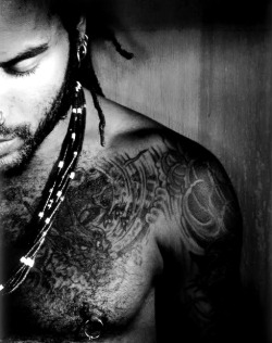 embracingmydarkside:  Lenny Kravitz 