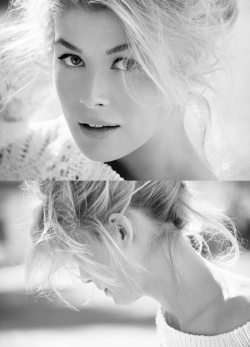 Rosamund Pike Source