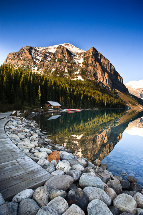 bluepueblo:  Reflection, Lake Louise, Banff, Canada photo via cafe 
