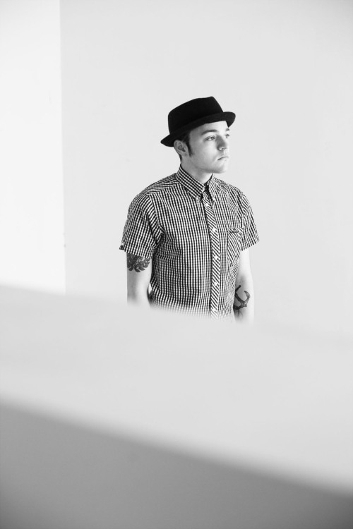 controllablehabits:  Photos by Nich Barresi.  ♥.♥ Hermoso! Hombre