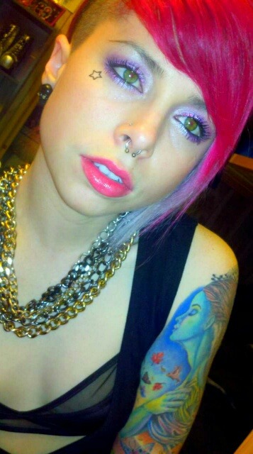 leannemarieee:  pierced my septum today (: 