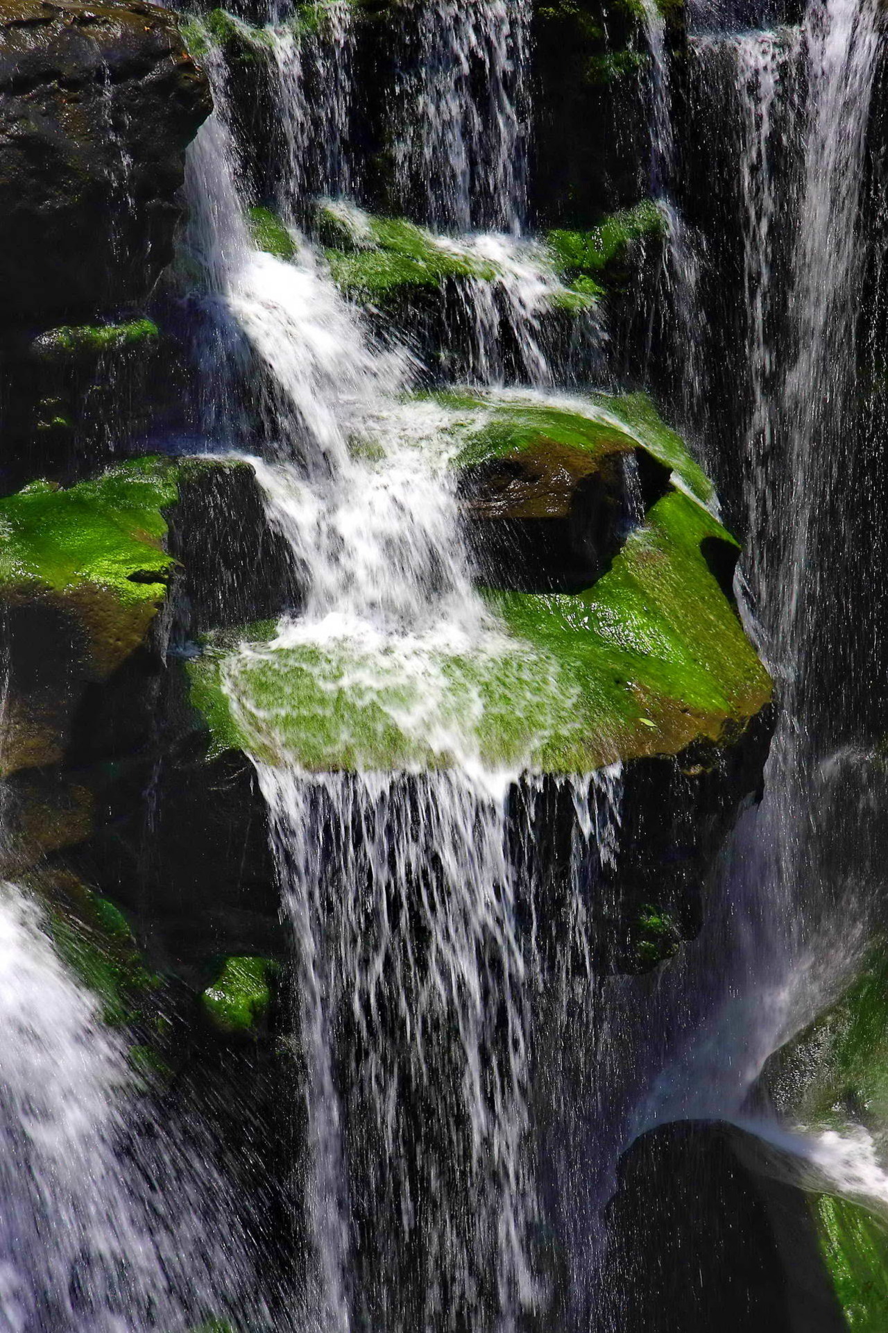 deification:  Shifen waterfall (平溪十分瀑布), Taiwan. 