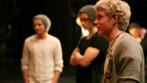  the beanies..and niall’s hair…and zayn in the background… 