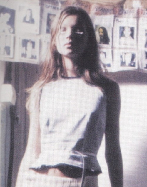 ankosv:kate moss backstage at maison martin margiela spring summer 1993