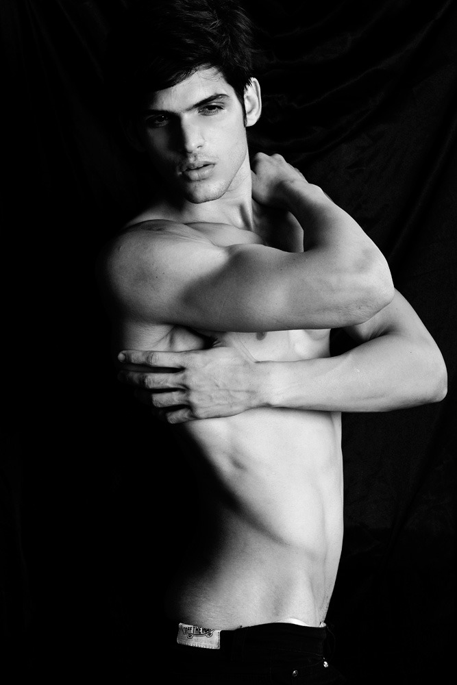 purehomosexualart:  Hombres Naturales:  Follow me for hotties and more on http://purehomosexualart.tumblr.com/