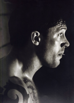 eyewantcandy:  Tom Hardy. 