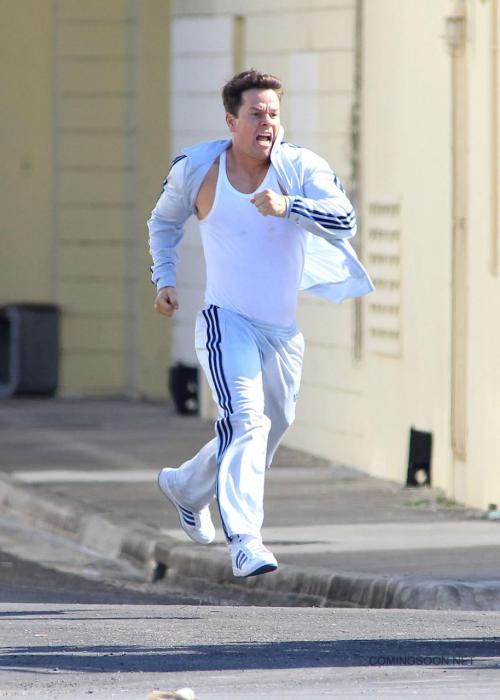 jocksrule:  A buffed up Mark Wahlberg on set in the streets of Miami filming his up coming film due for release in 2013: “Pain And Gain”, also starring Ed Harris.  